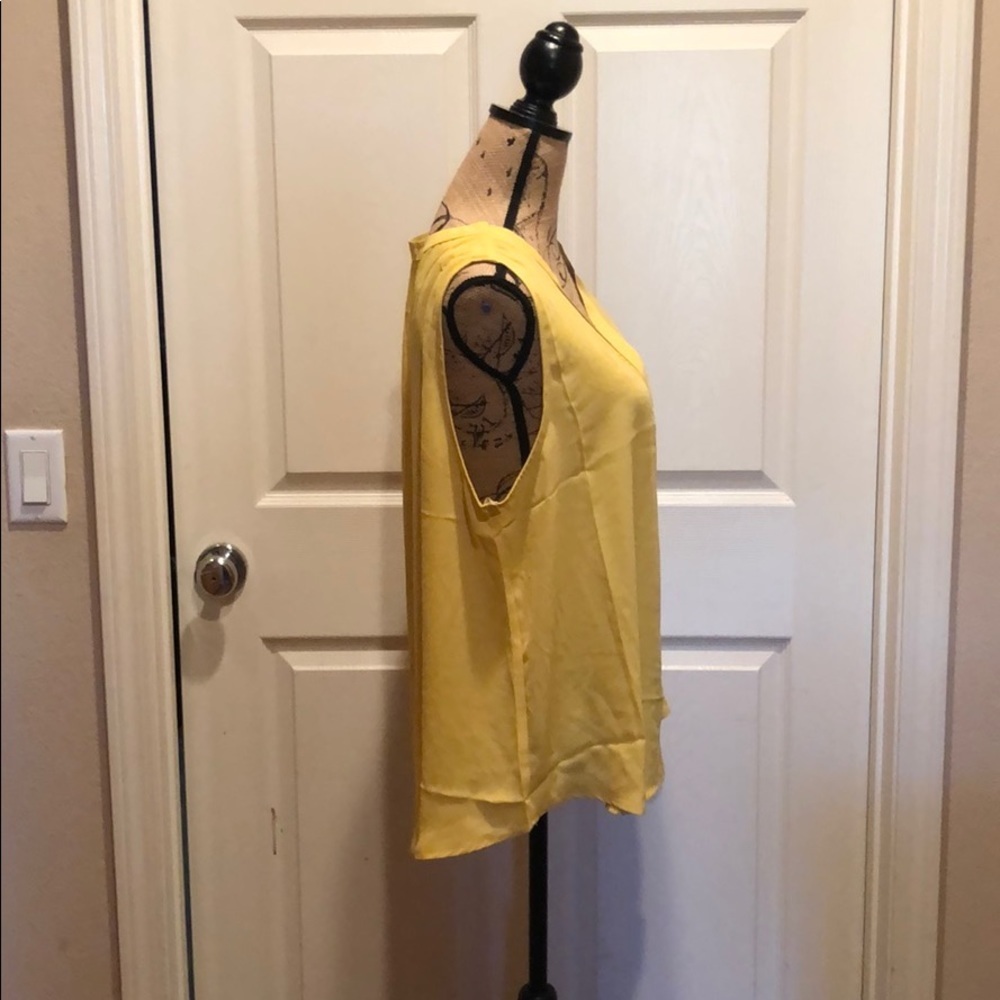 Mustard yellow colored Top - Picture 2 of 4